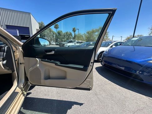 Used 2012 Toyota Camry LE image 12