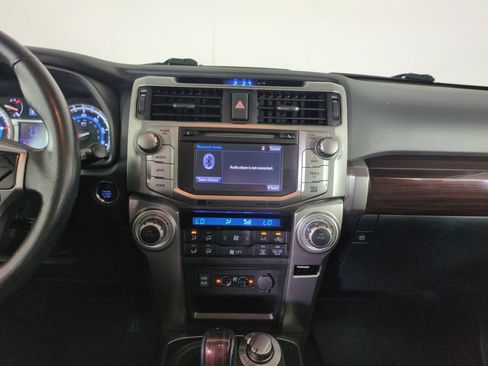 Used 2016 Toyota 4Runner SR5 AWD/4WD image 18