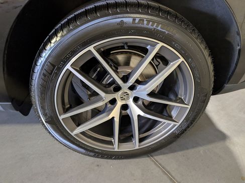 Used 2025 Porsche Macan image 14