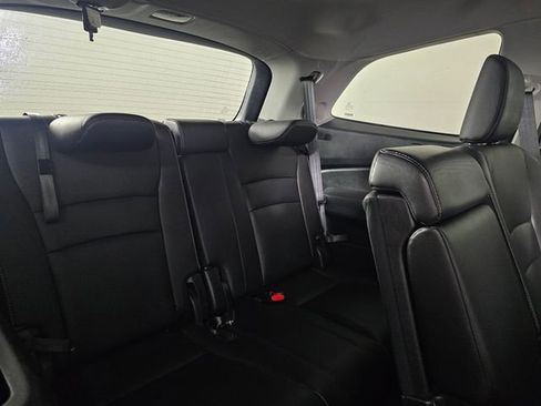 Used 2021 Honda Pilot Touring image 14