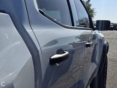 Certified 2024 Chevrolet Colorado Trail Boss w/ Technology Package AWD/4WD image 12