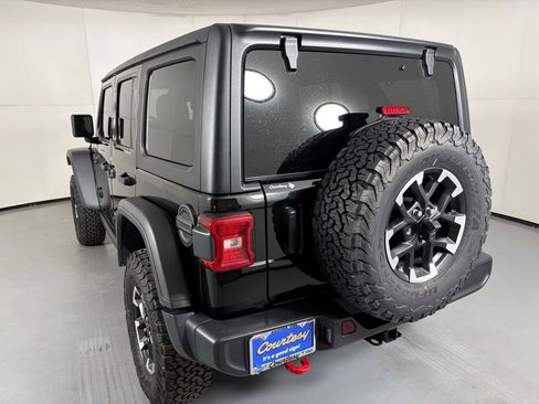 Used 2026 Jeep Wrangler Unlimited Rubicon AWD/4WD image 6