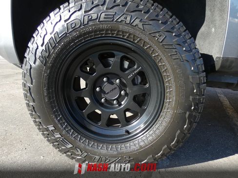 Used 2018 Chevrolet Colorado LT RWD image 21