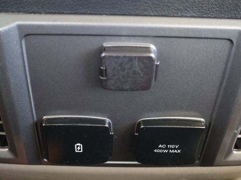 Used 2017 Ford F150 XLT image 16