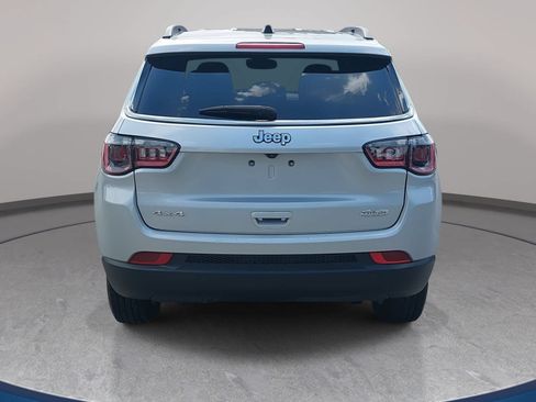 Used 2024 Jeep Compass Latitude AWD/4WD image 6