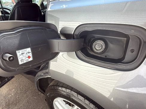 Used 2023 Ford Edge SEL AWD/4WD image 45