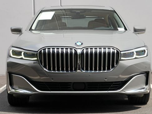 Used 2020 BMW 750i xDrive w/ Autobahn Package AWD/4WD image 6