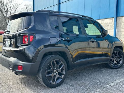 Used 2021 Jeep Renegade Latitude w/ Sun & Sound Group image 7