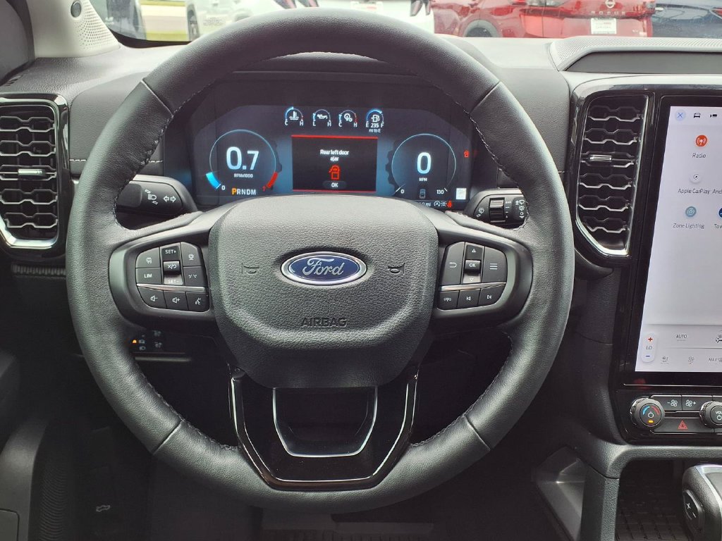 Used 2025 Ford Ranger Lariat w/ FX4 Off-Road Package AWD/4WD image 35