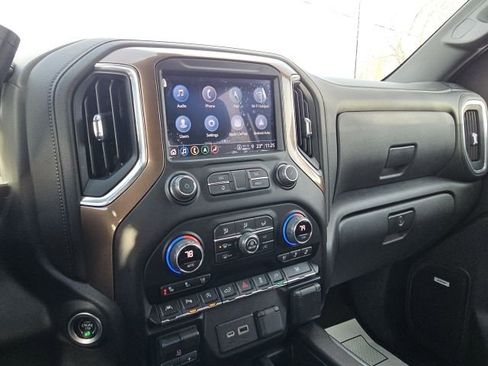 Used 2022 Chevrolet Silverado 1500 High Country image 38