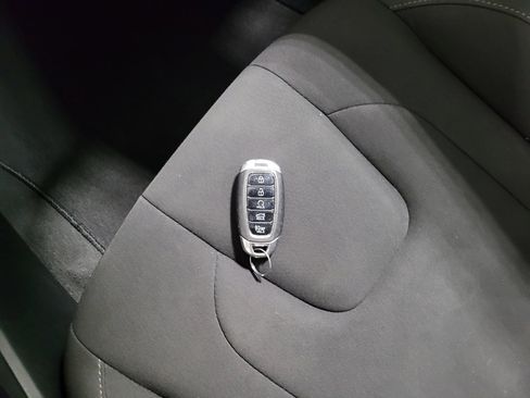 Used 2021 Hyundai Elantra SEL FWD image 32
