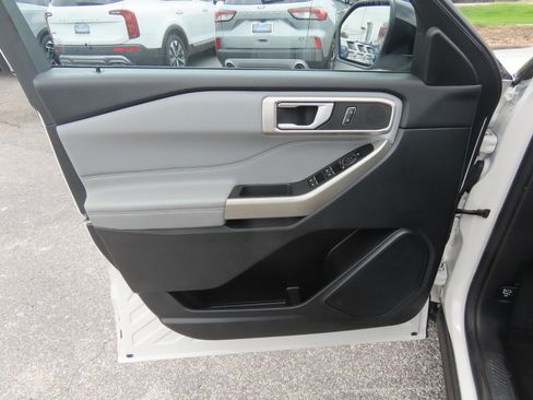 Used 2023 Ford Explorer XLT w/ Equipment Group 202A RWD image 26