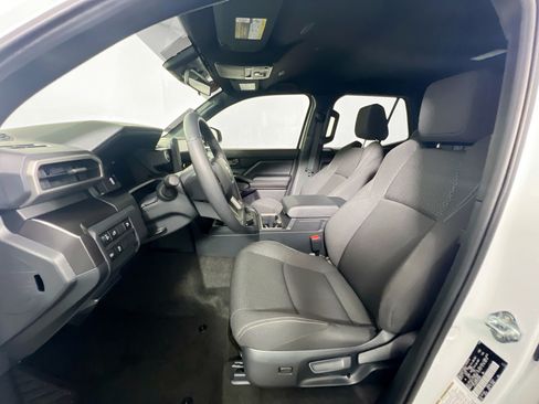 Used 2026 Toyota 4Runner SR5 AWD/4WD image 14