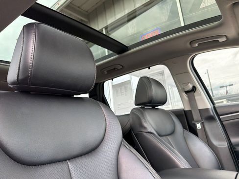 Used 2023 Hyundai Santa Fe SEL w/ Premium Package image 16