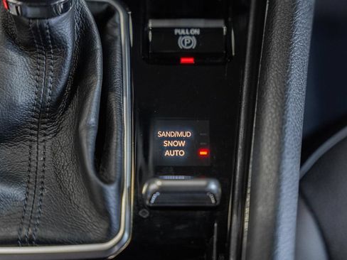 Certified 2023 Jeep Compass Latitude AWD/4WD image 24