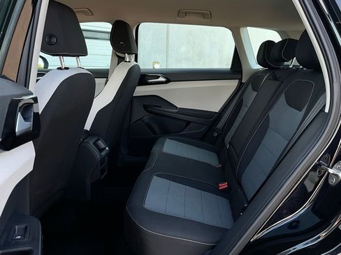 Used 2025 Volkswagen Taos S image 11