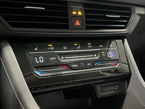 New 2026 Volkswagen Jetta SE image 9