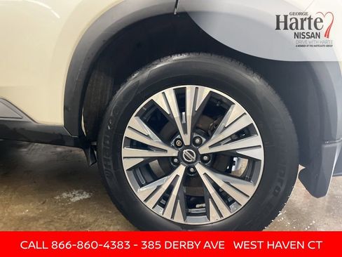 Used 2021 Nissan Rogue SV w/ Premium Package AWD/4WD image 11