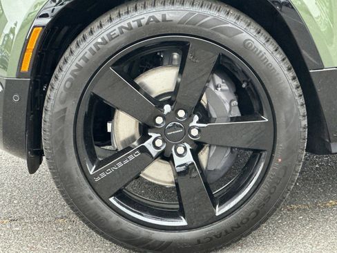 New 2026 Land Rover Defender 130 X-Dynamic SE AWD/4WD image 12