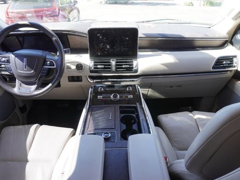 Used 2021 Lincoln Navigator L Reserve AWD/4WD image 9
