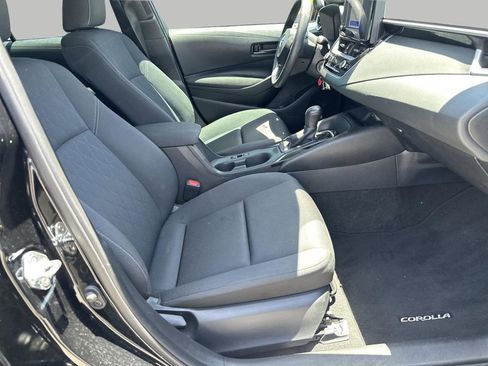 Used 2025 Toyota Corolla LE FWD image 24