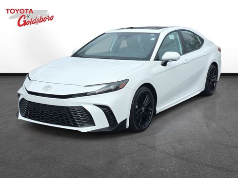 Used 2025 Toyota Camry SE w/ Multimedia Upgrade Package image 1