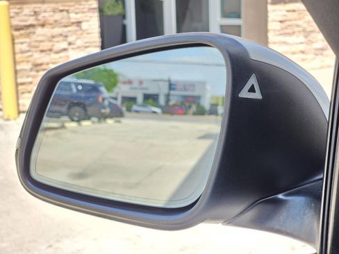 Used 2018 BMW 320i Sedan image 33