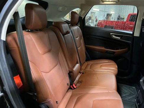 Used 2018 Ford Edge Titanium w/ Equipment Group 301A AWD/4WD image 27