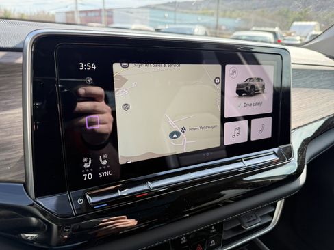 Used 2025 Volkswagen Atlas SEL image 17