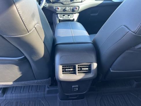 Used 2023 GMC Terrain SLT w/ Elevation Edition FWD image 14