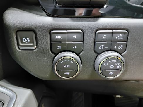 Used 2024 Chevrolet Silverado 1500 LTZ w/ Technology Package AWD/4WD image 37