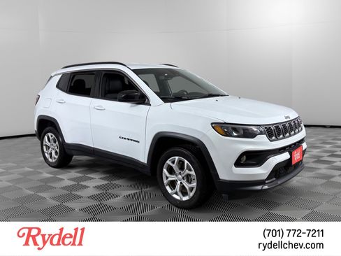 Used 2024 Jeep Compass Latitude image 7
