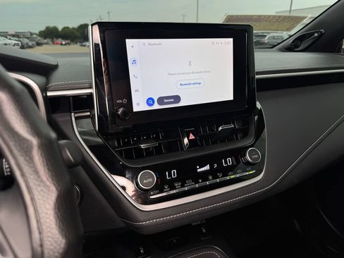 Used 2025 Toyota Corolla XSE FWD image 17