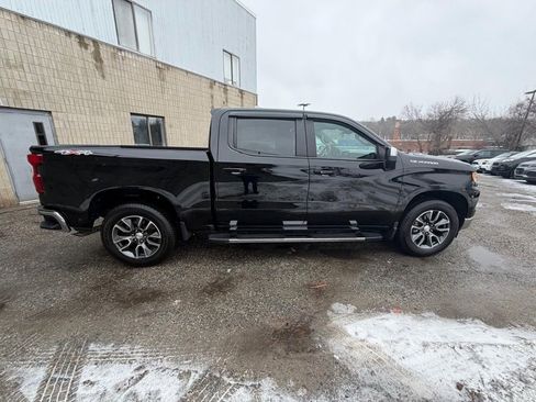 Used 2023 Chevrolet Silverado 1500 LT w/ Leather Package image 7