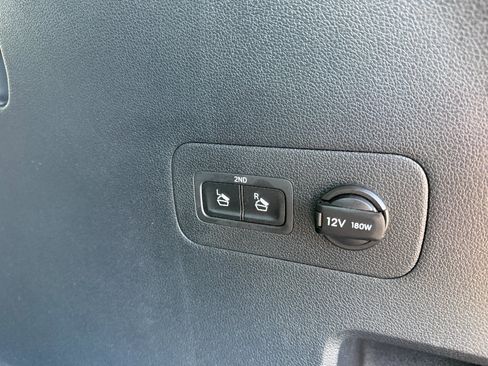 Used 2020 Hyundai Santa Fe SEL w/ Convenience + Premium Package FWD image 14