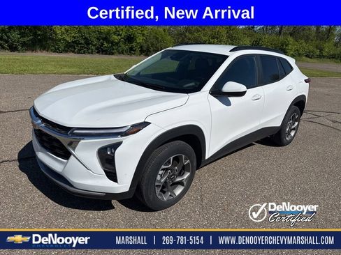 Used 2025 Chevrolet Trax LT w/ Driver Confidence Package FWD image 1