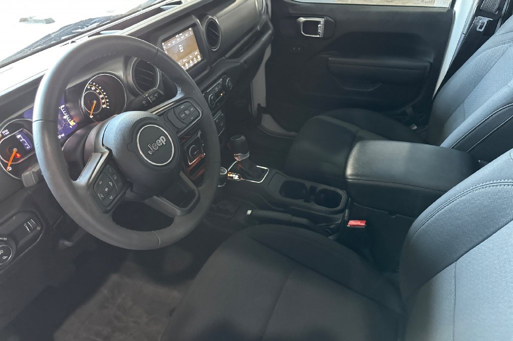 Used 2023 Jeep Gladiator Sport AWD/4WD image 10