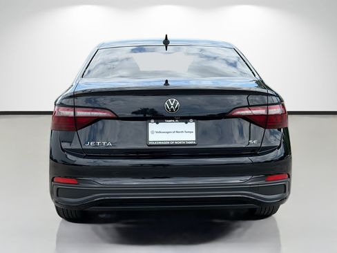 Used 2022 Volkswagen Jetta SE FWD image 4