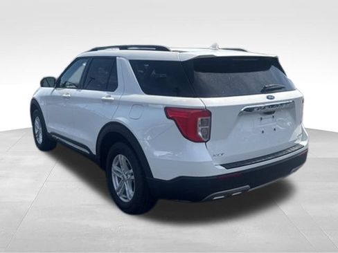 Used 2023 Ford Explorer XLT w/ Equipment Group 202A AWD/4WD image 5
