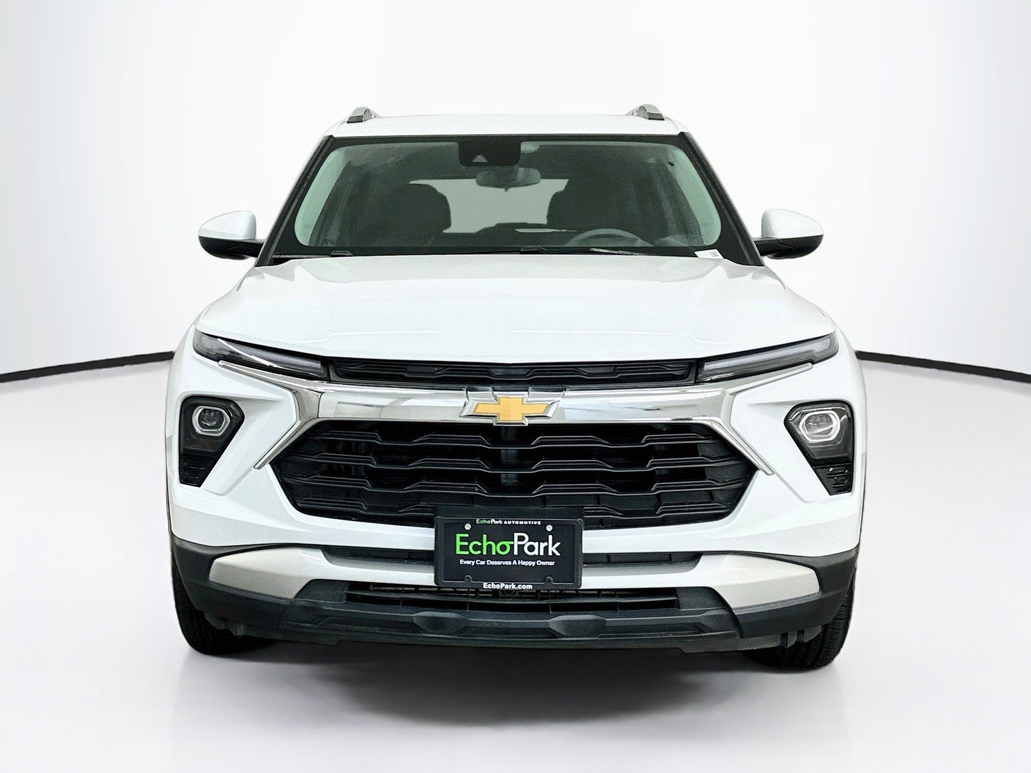 Used 2025 Chevrolet TrailBlazer LT AWD/4WD image 2