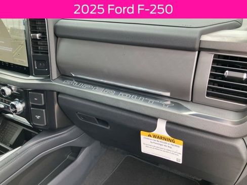 New 2025 Ford F250 Platinum AWD/4WD image 17