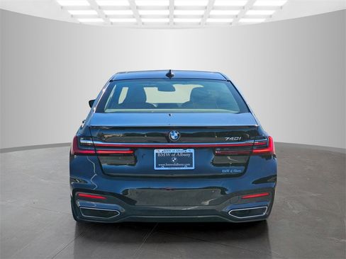 Used 2022 BMW 740i 740i w/ M Sport Package image 5