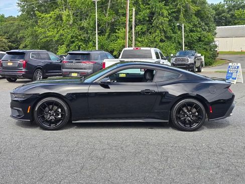 Used 2024 Ford Mustang Coupe RWD image 23