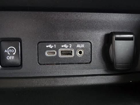 Used 2024 Nissan Sentra SV FWD image 28