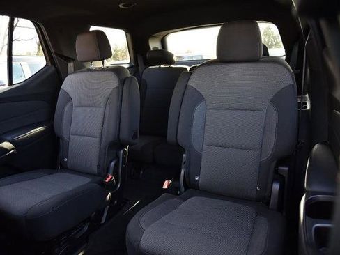 Used 2022 Chevrolet Traverse LT image 26