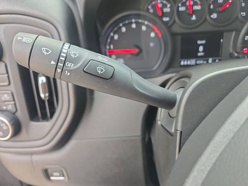 Used 2025 Chevrolet Silverado 2500 Custom w/ Custom Value Package image 28