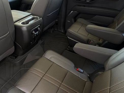 New 2026 Chevrolet Suburban High Country AWD/4WD image 13