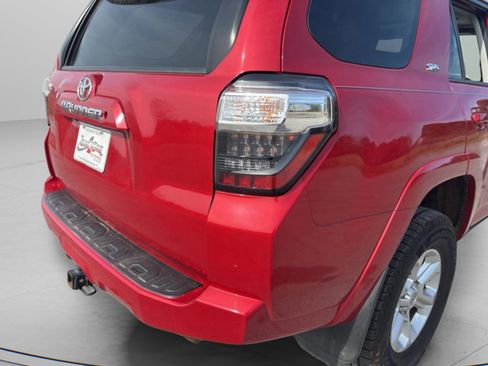 Used 2019 Toyota 4Runner SR5 Premium image 10