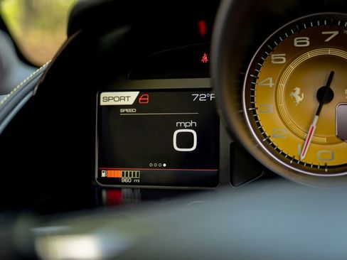 Used 2022 Ferrari 812 GTS RWD image 90