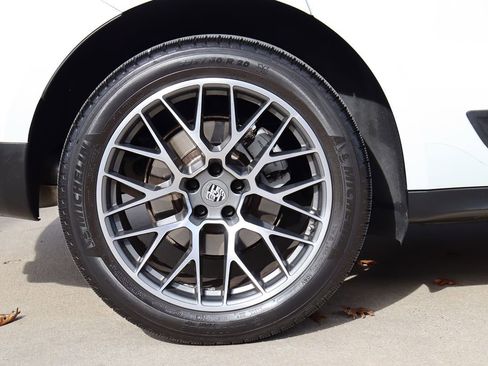 Used 2017 Porsche Macan S image 46